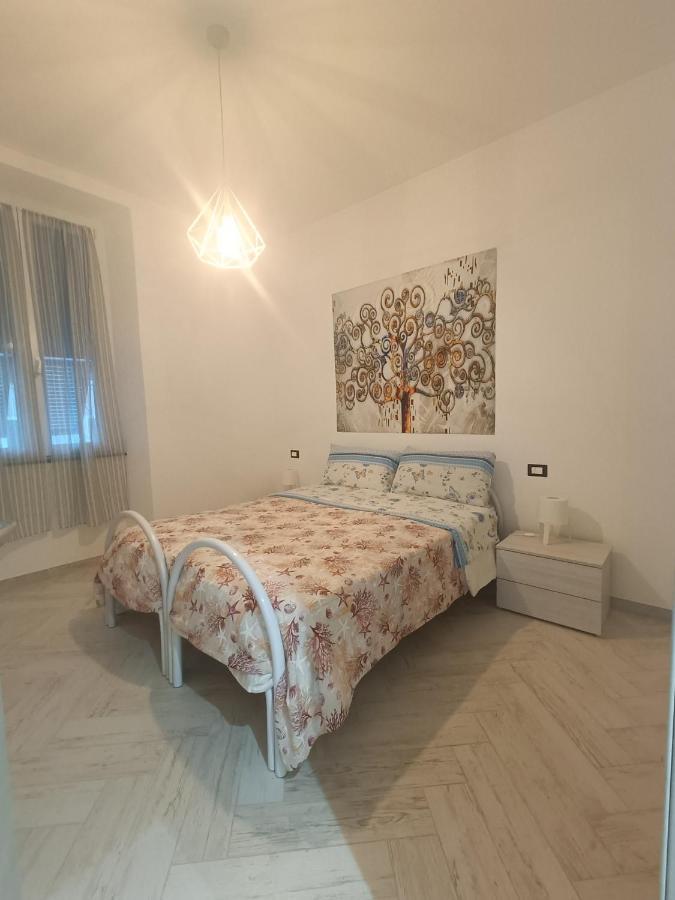 Casa Vacanze Via Nizza 57 Zinola-Wifi Савона Экстерьер фото