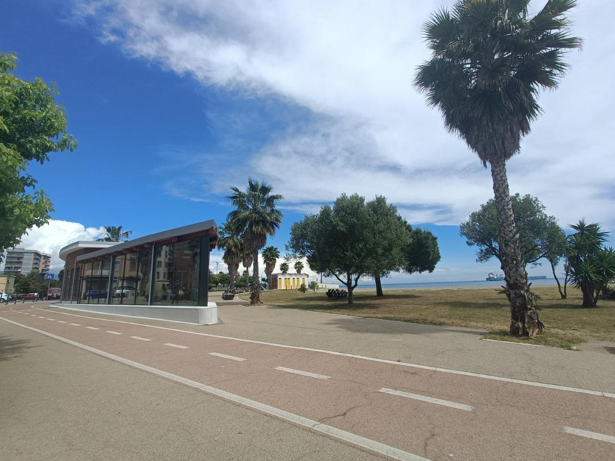 Casa Vacanze Via Nizza 57 Zinola-Wifi Савона Экстерьер фото