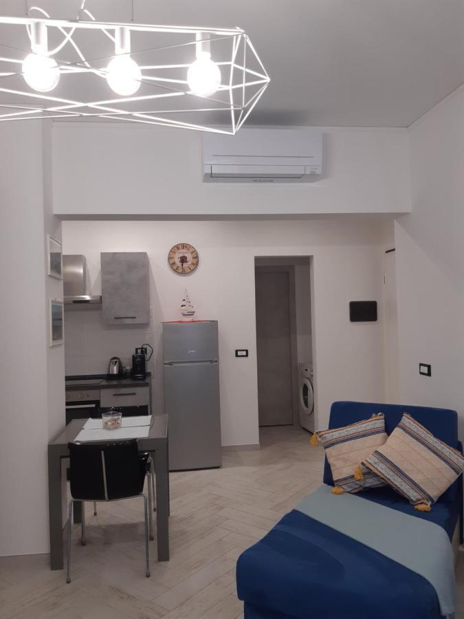 Casa Vacanze Via Nizza 57 Zinola-Wifi Савона Экстерьер фото